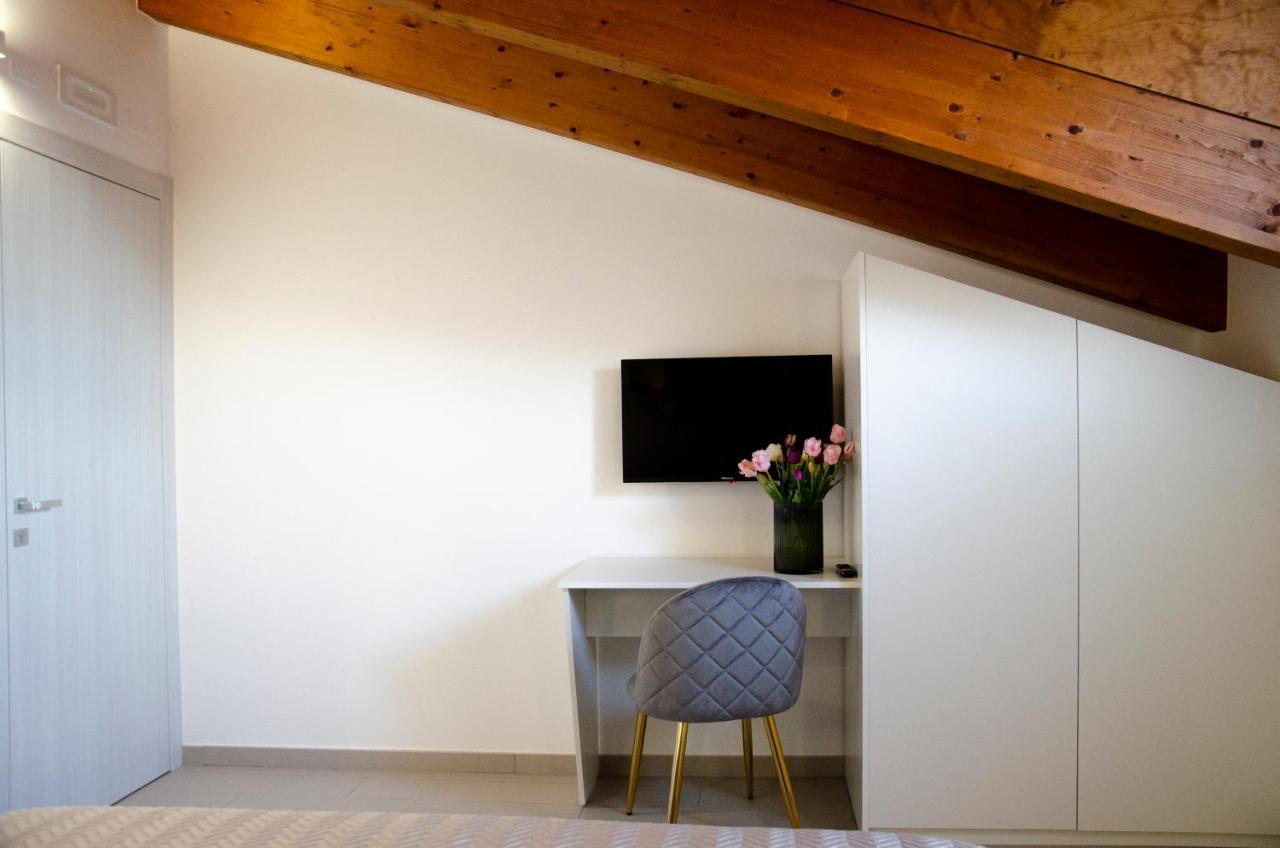Donna Elena Rooms Sant'Egidio del Monte Albino Экстерьер фото